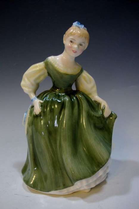 Royal Doulton Porcelain Figurine HN 2211 Fair Maiden