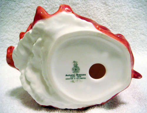 Vintage Royal Doulton Figurine AUTUMN BREEZES HN 1934