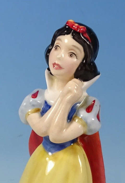 Royal Doulton Walt Disney Classic Snow White Figure SW9 *