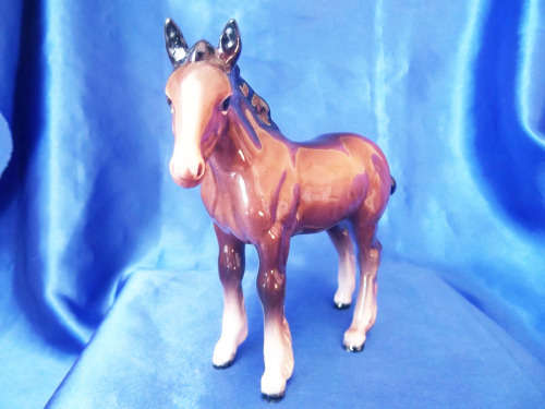BESWICK HORSE FOAL SHIRE No 1053 SMALL BROWN GLOSS *
