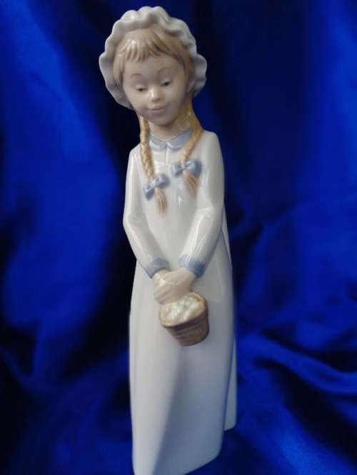 Lladro Nao Girl Holding Basket