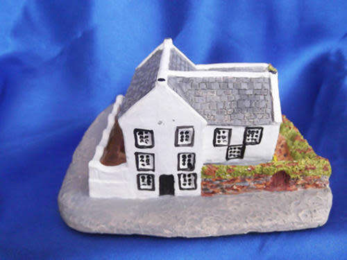 Miniature House - Fairhaven 7 Castle Hill