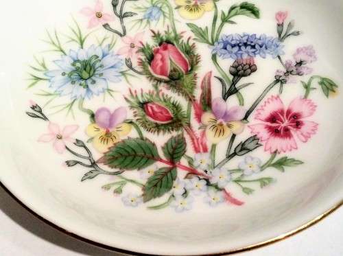 Aynsley Wild Tudor - Gold  Ring Dish Bone China White