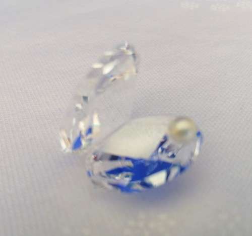 Stunning Crystal Glass Medium Oyster Shell with Pearl