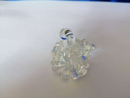 Stunning Crystal Glass Swan