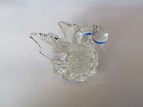 Stunning Crystal Glass Swan