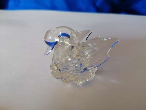 Stunning Crystal Glass Swan