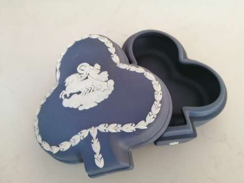 Vintage Wedgwood Jasper Portland Blue Clover Trinket Box  #