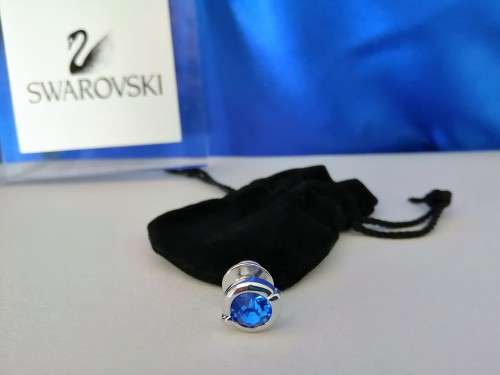 Swarovski Crystal Event Pin 2002 Round Rhodium Blue Isadora