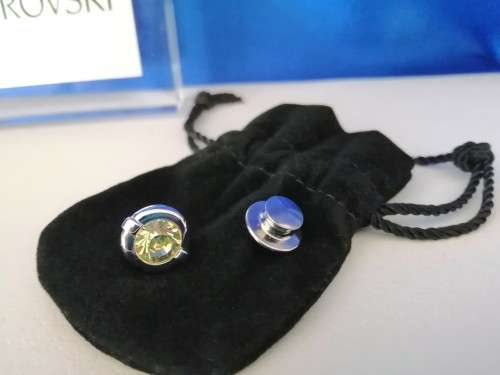 SWAROVSKI EVENT PIN 2002 ROUND RHODIUM BLUE / ISADORA RETIRED #