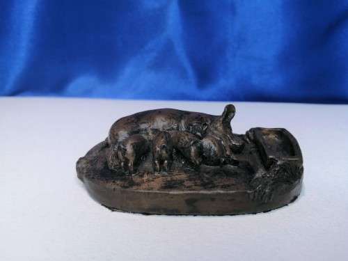 Rare Vintage Hand Craft Figurine Mother Pig and her Four Piglets./Collectible/North Light #