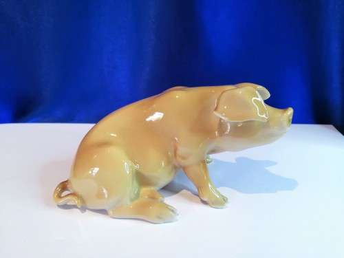 VINTAGE ROYAL COPENHAGEN FIGURINE OF A ` SEATED PIG ` NO.405