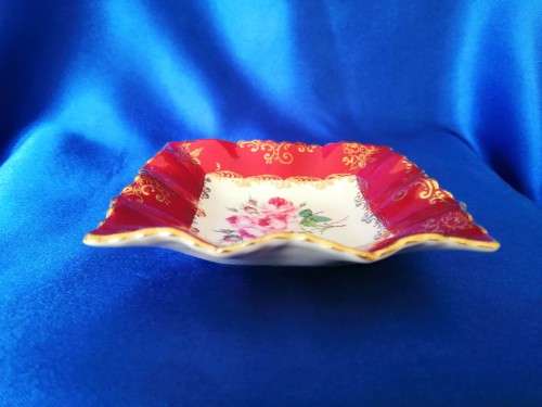 Old Foley James Kent Peti Point dish