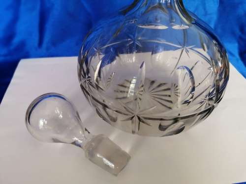 VICTORIAN CUT-GLASS DECANTER AND STOPPER