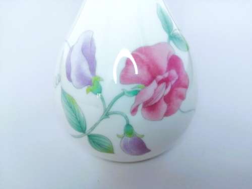 Wedgwood Sweet Pea Tall Bud Vase