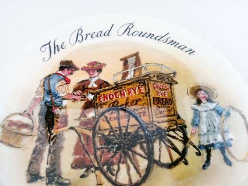 Stunning Wedgwood The Street Sellers of London Plate ` The Bread Roundsman `1987