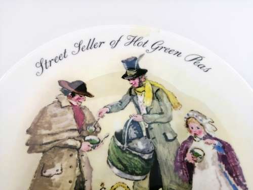 Stunning Wedgwood The Street Sellers of London Plate ` Seller of hot green Peas `1986