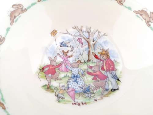 Beautiful Royal Doulton Bunnykins Bowl
