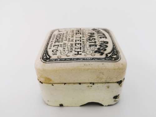 Antique Toothpaste pot and Lid La Roche Et Cie London and Paris