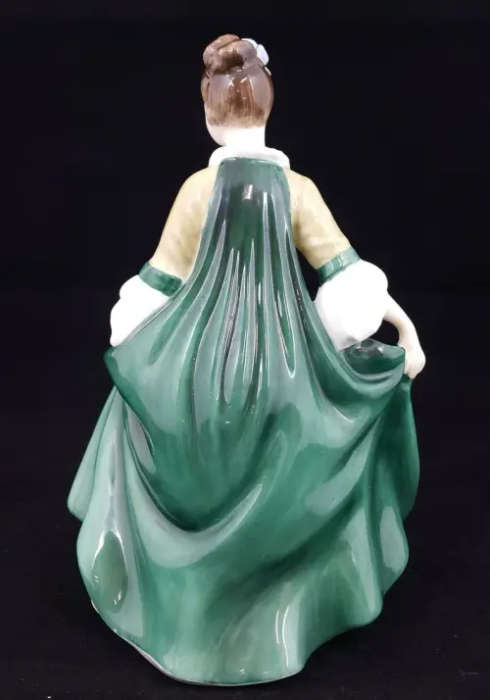 Royal Doulton Lady Figure Figurine ELEGANCE HN 2264