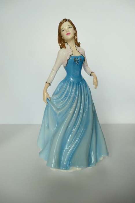 ROYAL DOULTON PRETTY LADIES LUCETTE HN 4728 HN4728