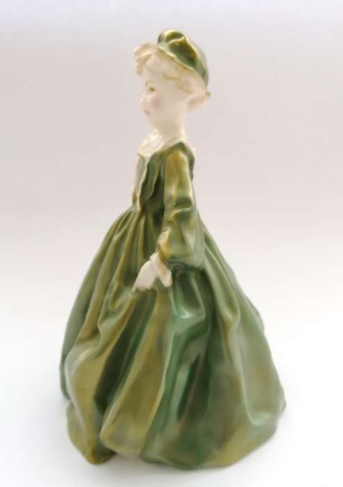 Royal Worcester `Grandmothers Dress` Figurine No 3081