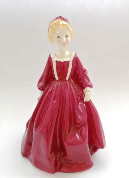ROYAL WORCESTER FIGURINE(GRANDMOTHERS DRESS)BY FREDA DOUGHTY,VERY.COLLECTABLE