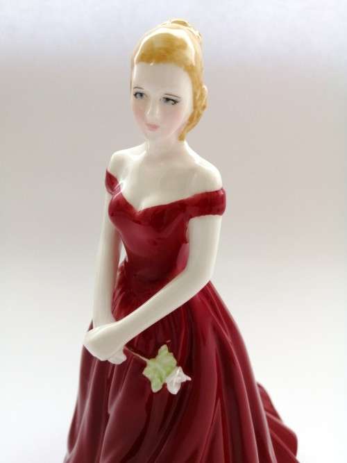Royal Worcester Christmas Rose Les Petites Limited Edition