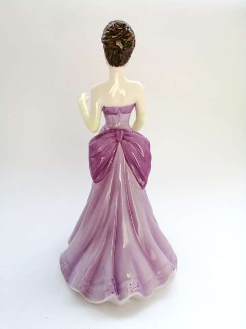 Stunning Coalport Lady ` Heart To Heart - I Love You