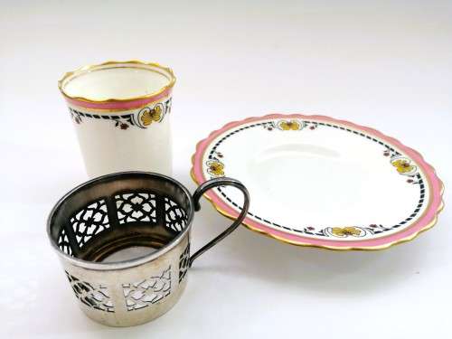 Aynsley coffee cup and saucer with silver holder, Birmingham, Deakin and Francis Ltd, 1926, 26g