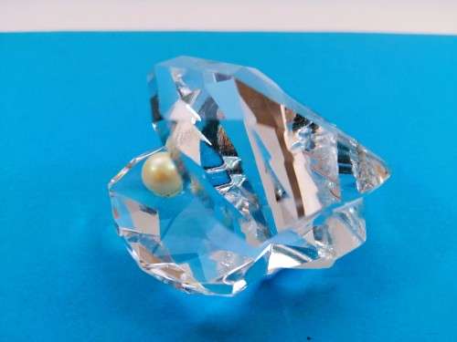 Byzantium Cut Glass Crystal Large Oyster shell with pearl