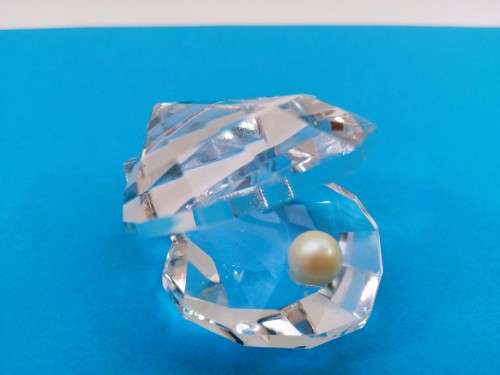 Byzantium Cut Glass Crystal Large Oyster shell with pearl