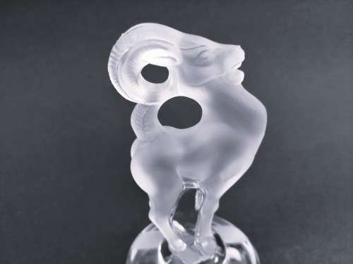 LALIQUE France CRYSTAL Ram Bastia CLEAR & FROSTED Art GLASS SCULPTURE Place Card Setting