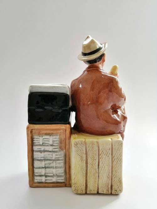 Royal Doulton  Stop Press  HN 2683