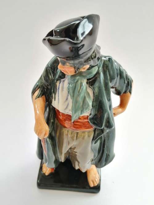 ROYAL DOULTON FIGURINE THE BEGGAR HN 2175
