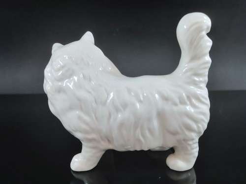Beswick Gloss Persian Cat, Standing in White