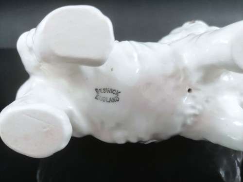 Beswick Gloss Persian Cat, Standing in White