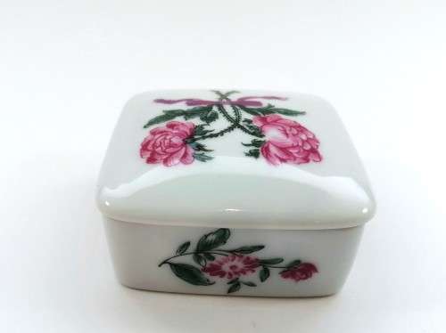 Limoges Bernardaud  Vintage Porcelain Flower Trinket Box