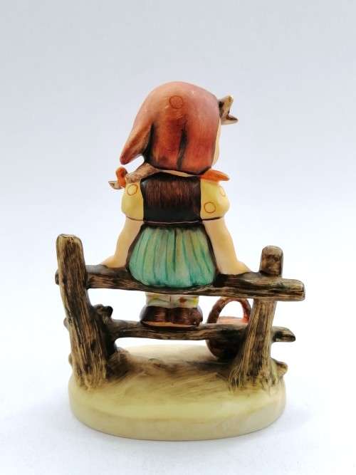 Goebel Hummel Figurine, Just Resting