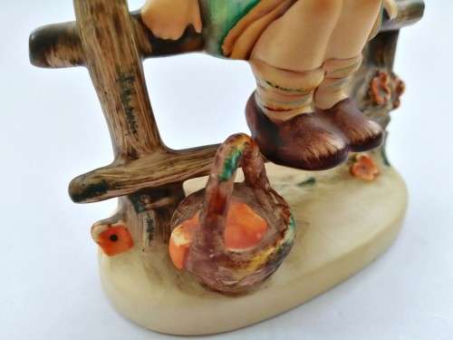 Goebel Hummel Figurine, Just Resting