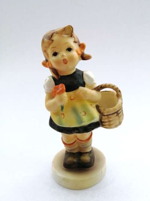 Goebel Hummel Figurine, Sister