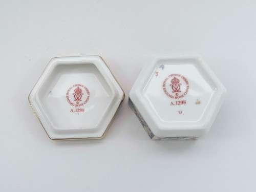Vintage Royal Crown Derby English Bone China Hand Painted Imari Pattern 1298 Hexagonal Trinket Box