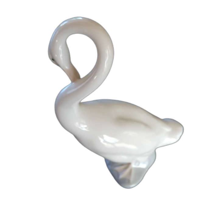 Lladro Nao Figure Features a Large Preening Goose