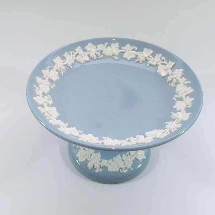 Wedgwood Queenswear Cream on Lavender Etruria Cake Stand