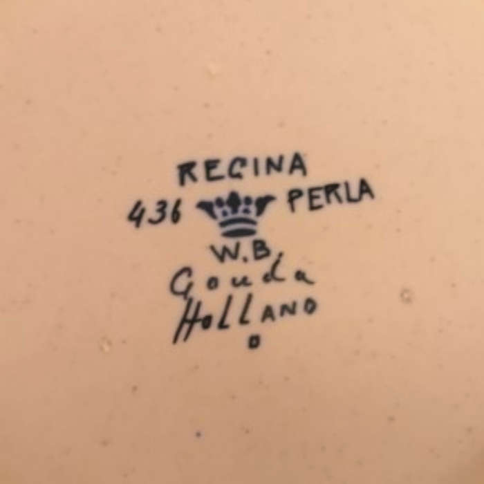 Gouda Large Regina Perla Royal Zuid-Holland 436 c.1925