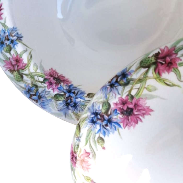 Royal Doulton 1940`s Cornflower D6300 Lidded Serving Dish
