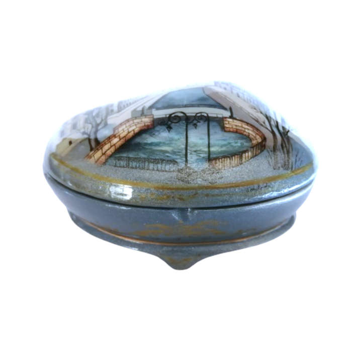Russian Black lacquer Paper mache Mother of pearl Trinket box