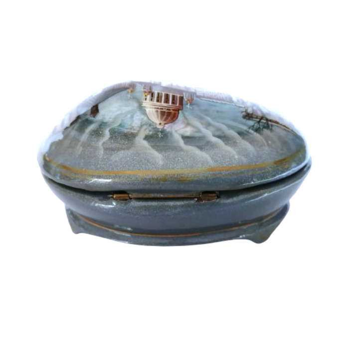 Russian Black lacquer Paper mache Mother of pearl Trinket box