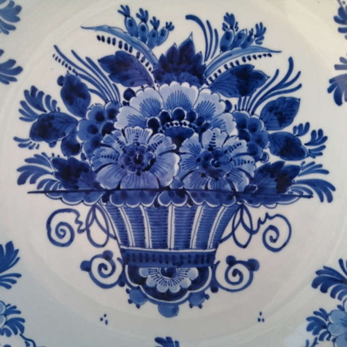 Royal Delft Blue 1975 handpainted plate dish with basket of flowers