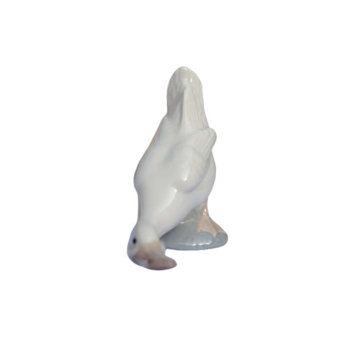 Lladro Nao Figurine Suspicious Duckling